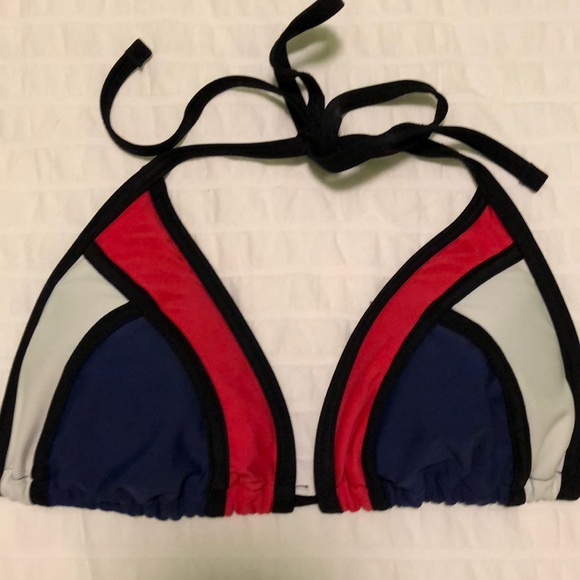 Triangle-like string bathing suit - Picture 3 of 3